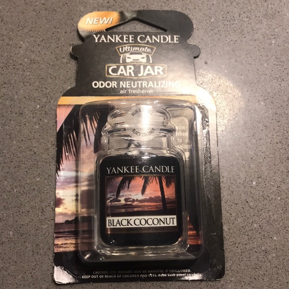 New yankee candle black coconut car jar